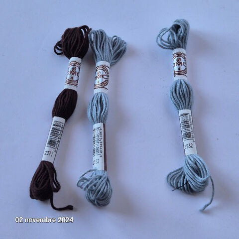 Fil � tapisser Retors Mat -DMC  couleur 2932 et 2371 2 Saumur (49)