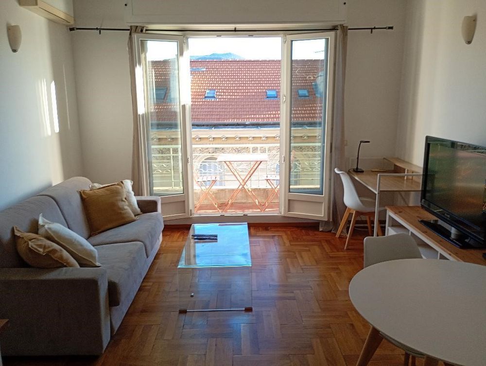 Location Appartement NICE CARRE D'OR - 3 PIECES 48 M² - LOCATION ETUDIANTS 9 MOIS Nice