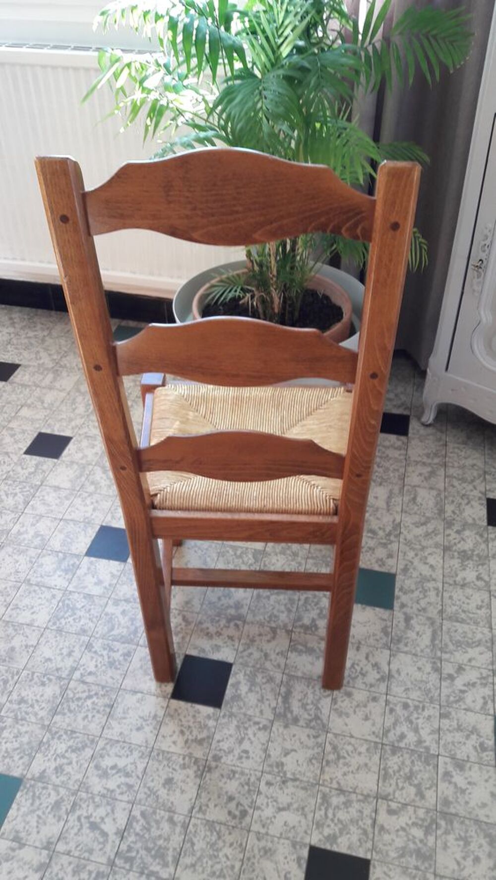 6 CHAISES BOIS MASSIF AVEC MORTAISES. Meubles