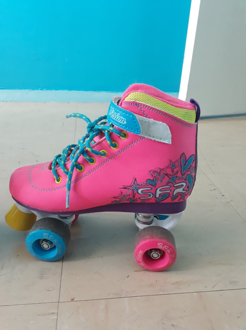 Rollers fille taille 37 30 Poissy (78)