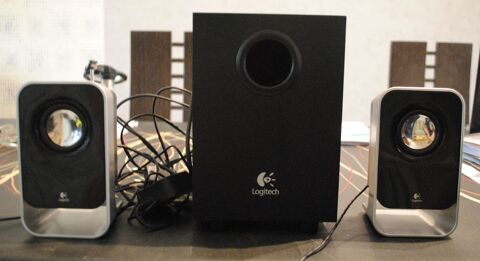Caisson de basses d'ordinateur haut-parleurs Logitech 2.1 0 Saint-Pierre-de-Buf (42)