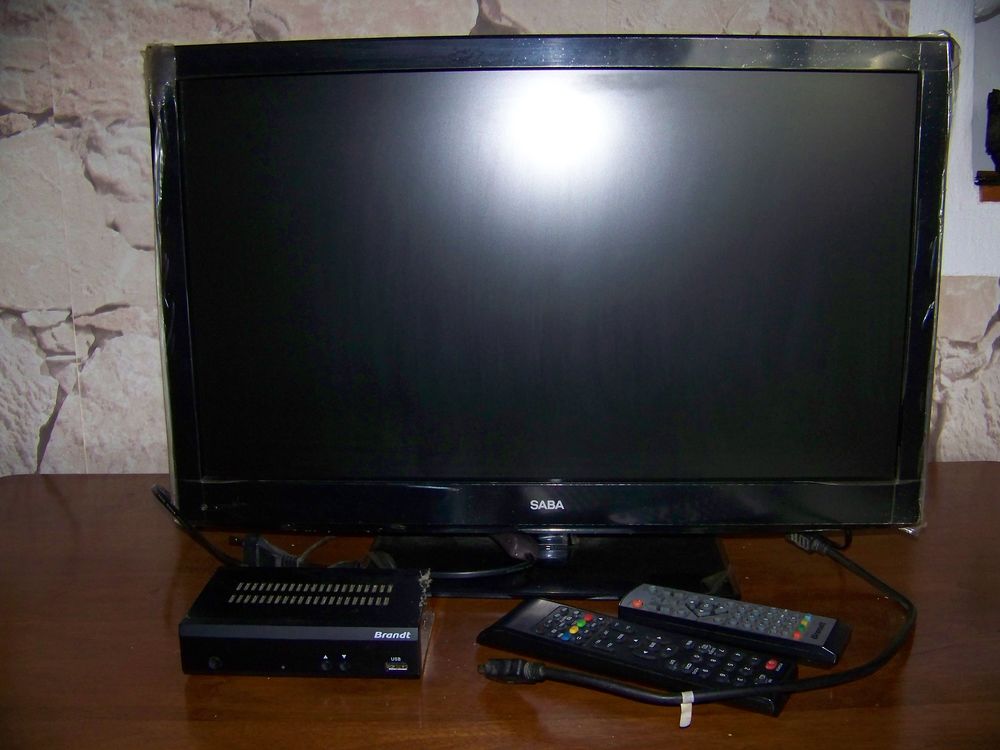 T&eacute;l&eacute;viseur 60 cm SABA vendu pour pi&egrave;ces . Photos/Video/TV