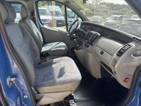 Trafic Passenger 1.9 dCi 100 Expression 2006 occasion 33450 Montussan