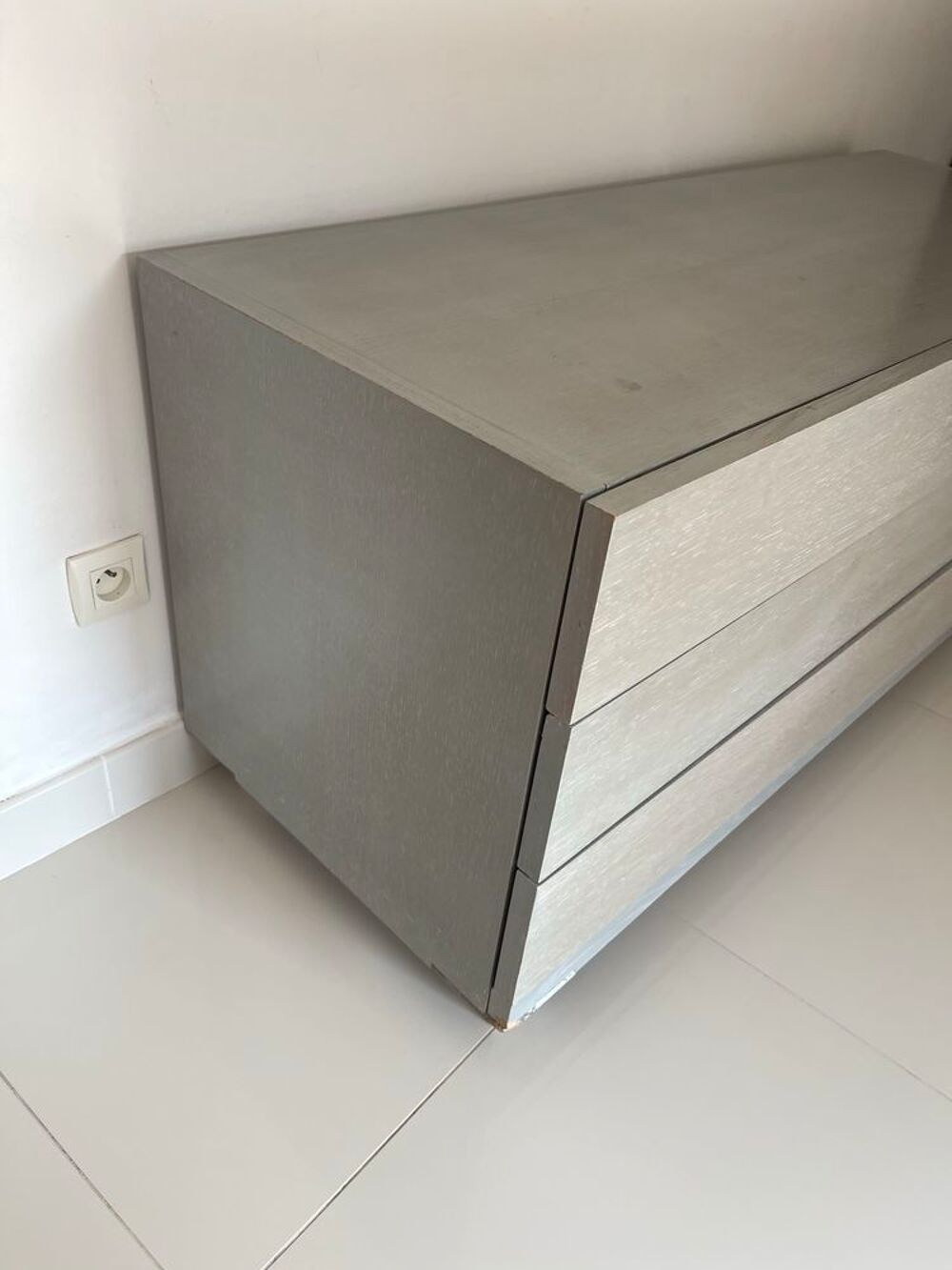 Commode en bois massif Meubles