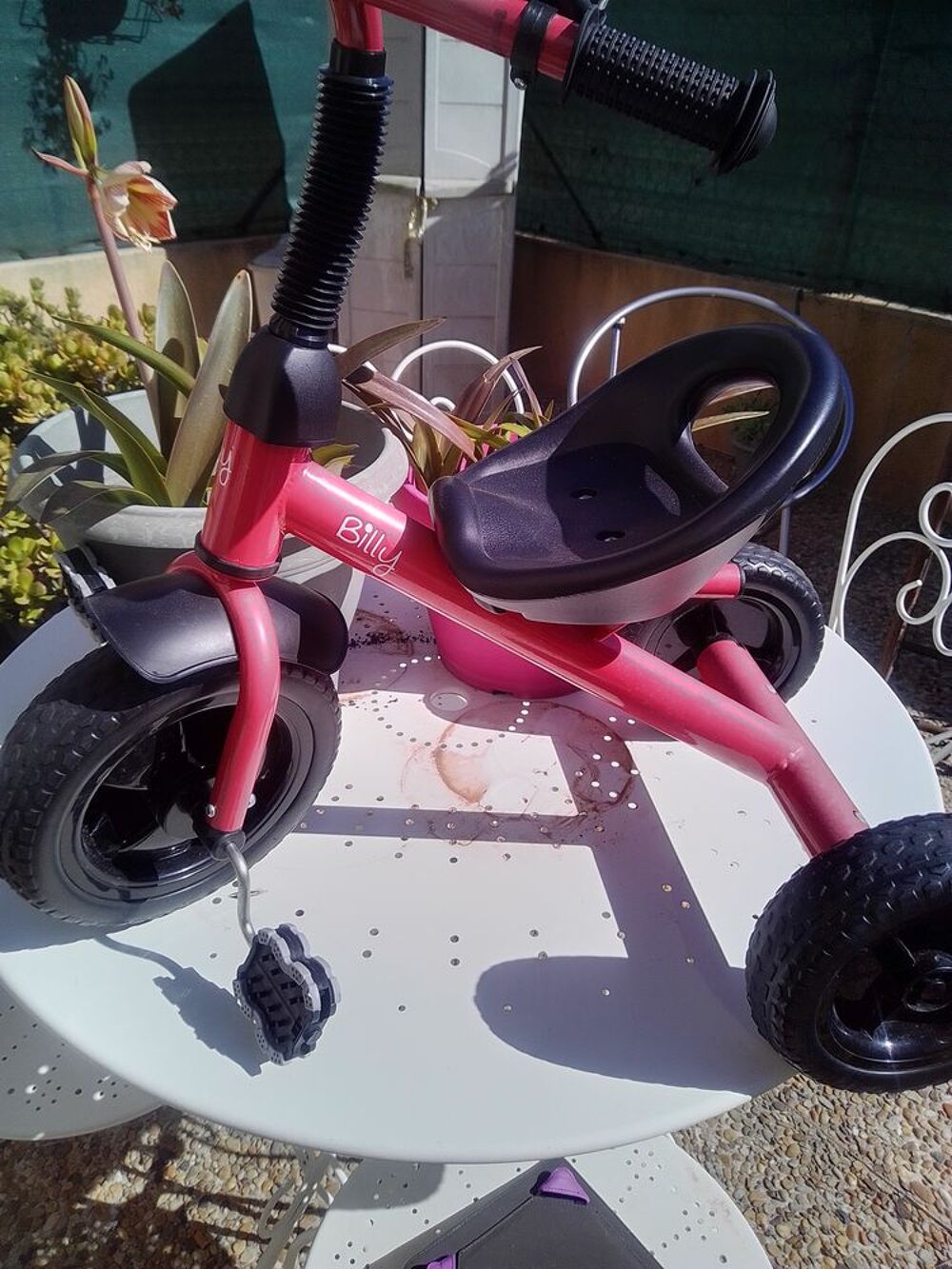 V&eacute;lo rouge gar&ccedil;on ou fille Vélos