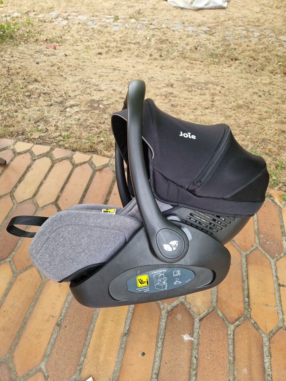Si&egrave;ge auto b&eacute;b&eacute; Joie avec bases isofix Puériculture