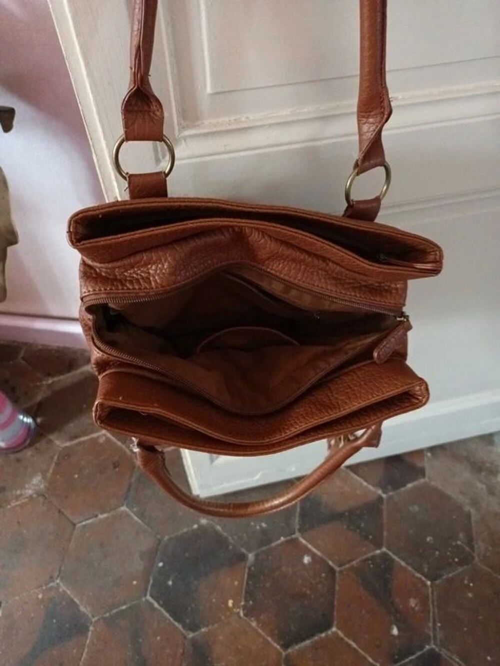 Sac a main cuir synth&eacute;tique 
bon &eacute;tat Maroquinerie