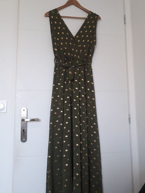 Robe longue verte feuille d or . 16 Tourbes (34)