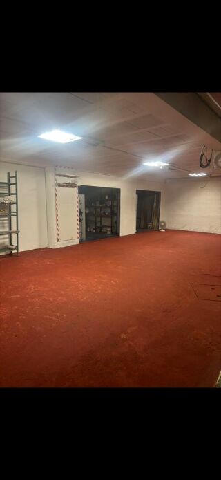  Parking / Garage  vendre 302 m