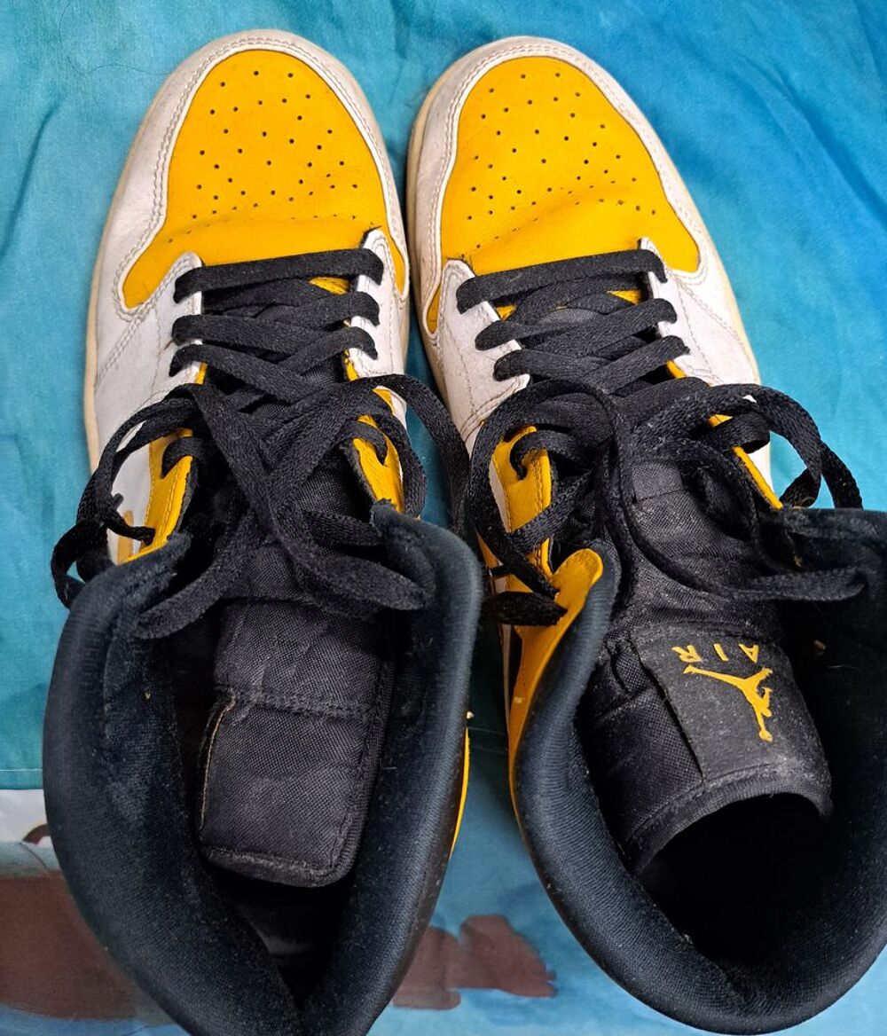 Baskets homme 47,5 jaunes nike bon etat Chaussures