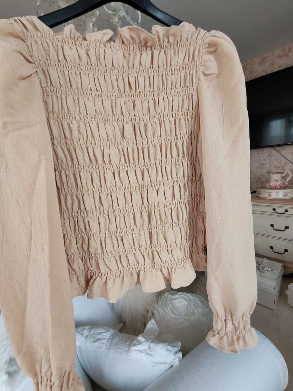 Haut femme beige marque H et M Taille 38 Vêtements