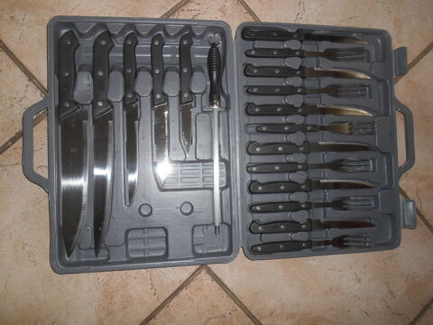 MALETTE DE COUTEAUX FOURCHETTES FUSIL NEUF 50 Saint-Denis-en-Val (45)