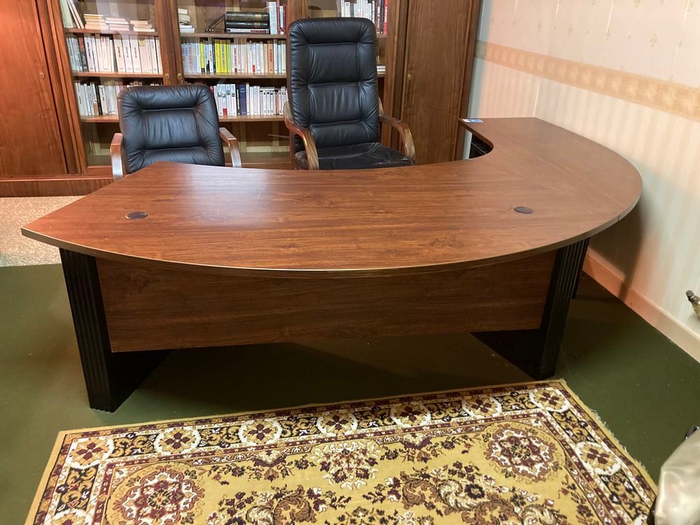 Bureau direction noyer avec fauteuil direction et visiteur Meubles