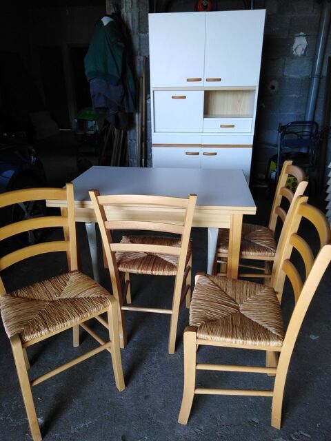 buffet +table +chaises
350 Saint-Just-Saint-Rambert (42)