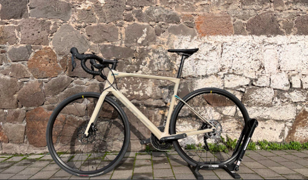 V&eacute;lo de course BMC Roadmachine Six, taille L
Vélos
