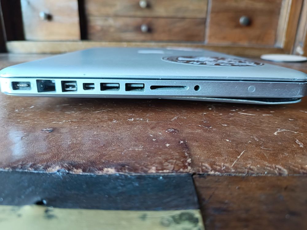 MacBook Pro 2010 &agrave; 65€ pour pi&egrave;ces (hors d'usage) Matériel informatique