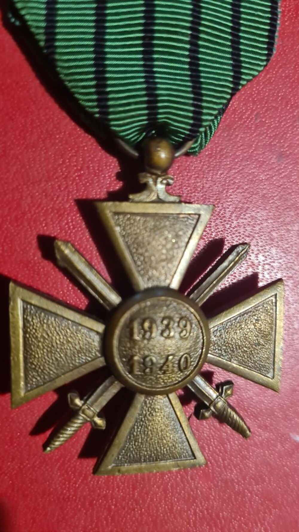 M&eacute;daille Croix de Guerre 1939-1940 avec citation - Vichy. 