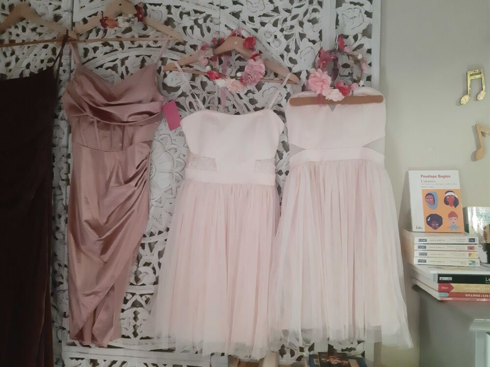 Robe de mari&eacute;e et invit&eacute;es Vêtements