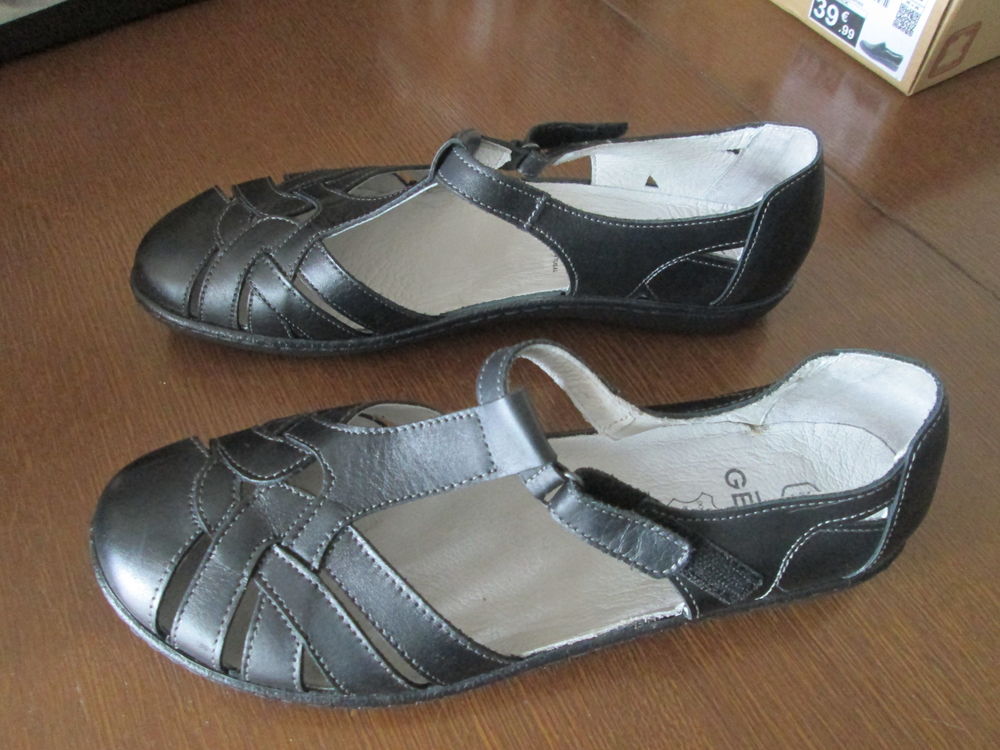 Chaussures neuves femme taille 42 Chaussures