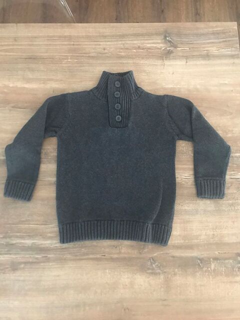 Pull enfant gar�on    Tape � l' oeil    7 Saleilles (66)