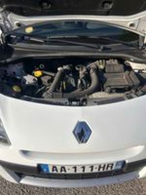 Clio III Estate Clio Estate 1.5 dCi 85 eco2 Extr&ecirc;me Claire 2009 occasion 06700 Saint-Laurent-du-Var