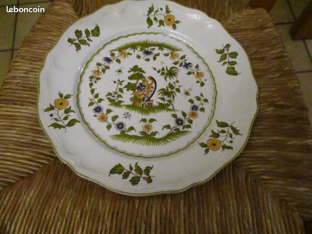 Tr&egrave;s belle assiette vintage diam&egrave;tre 26 cm Décoration