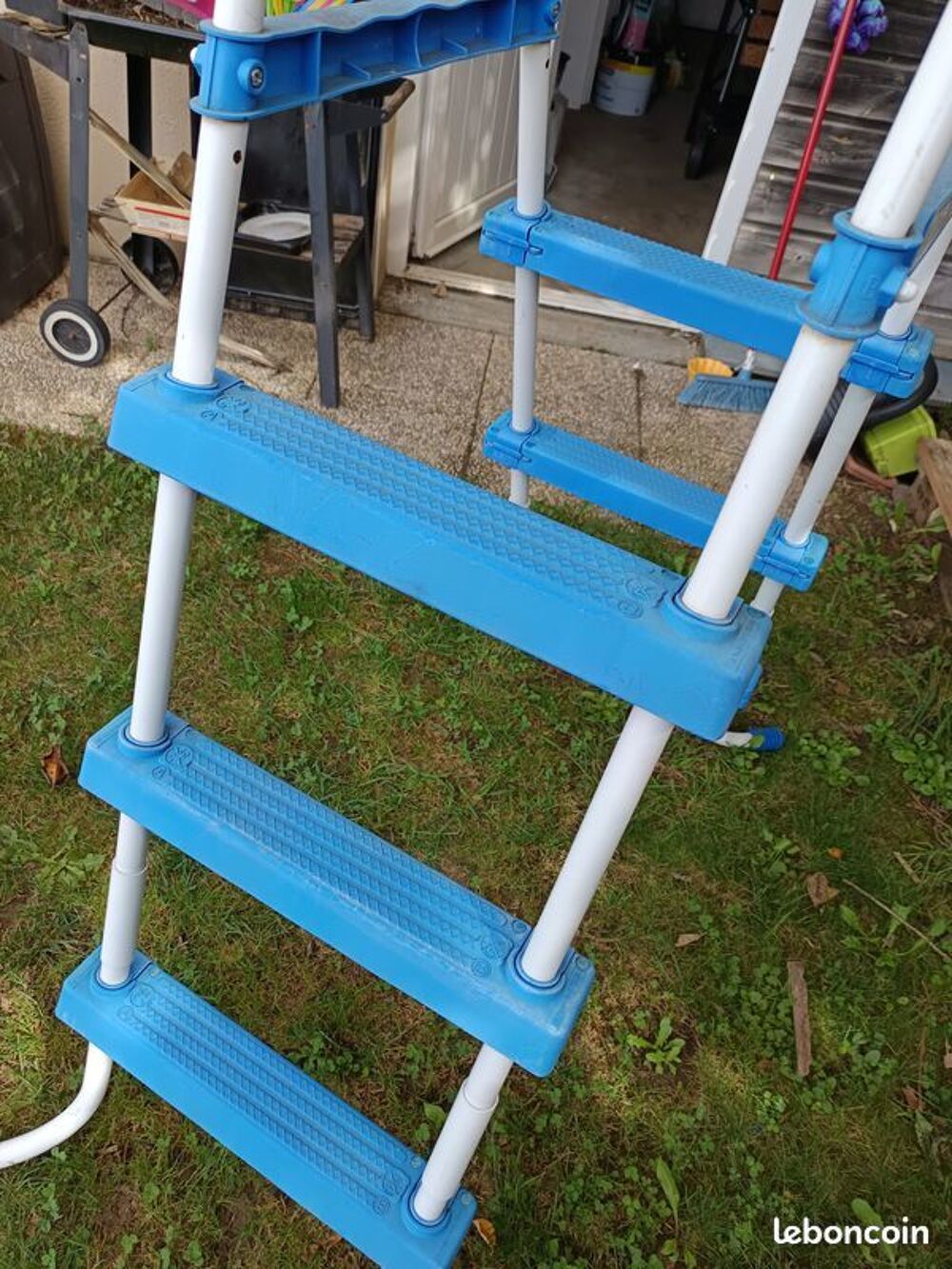 &Eacute;chelle de piscine Jardin