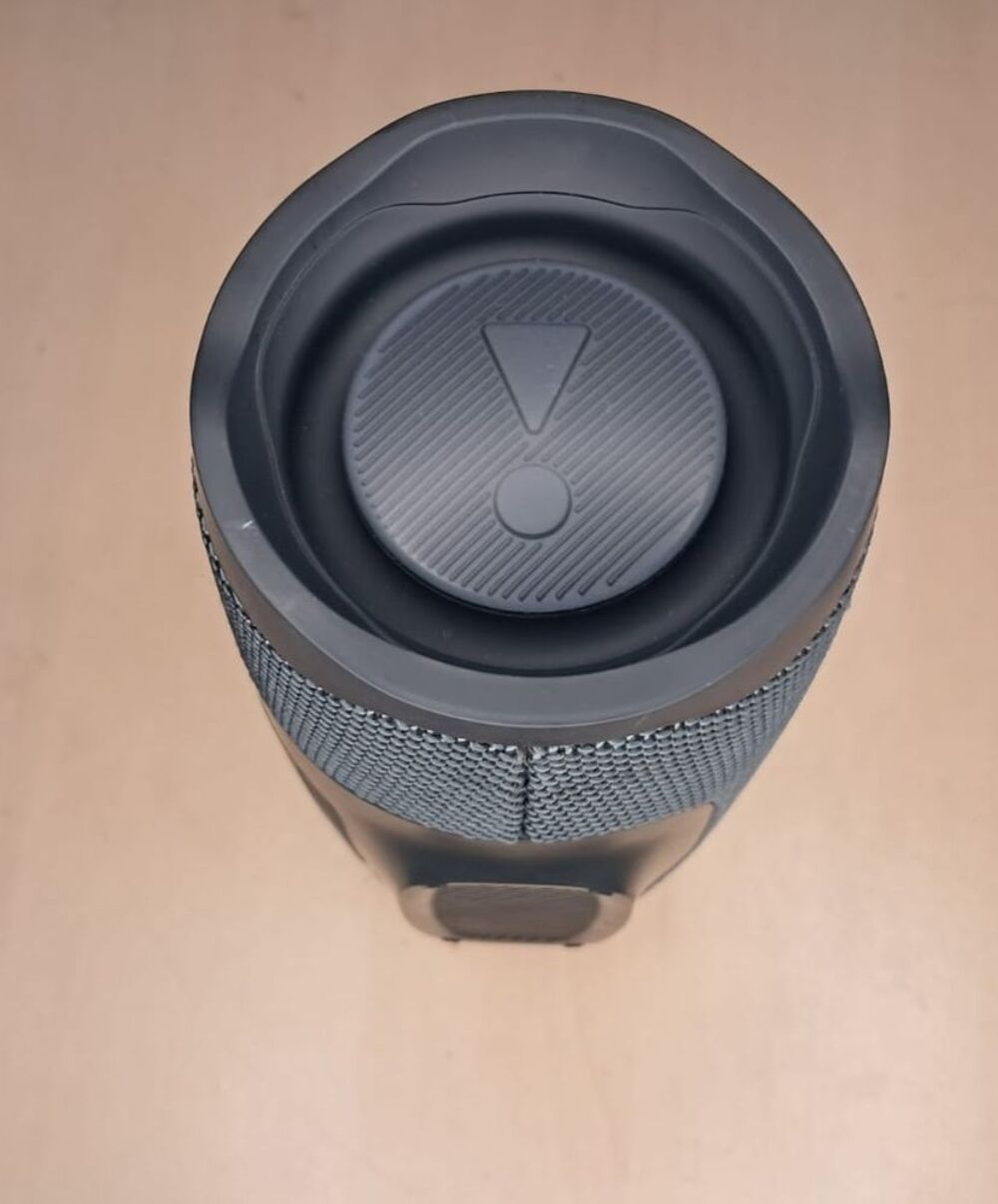 Enceinte JBL Charge Essential 2 ? bo&icirc;te, notice, housse Audio et hifi