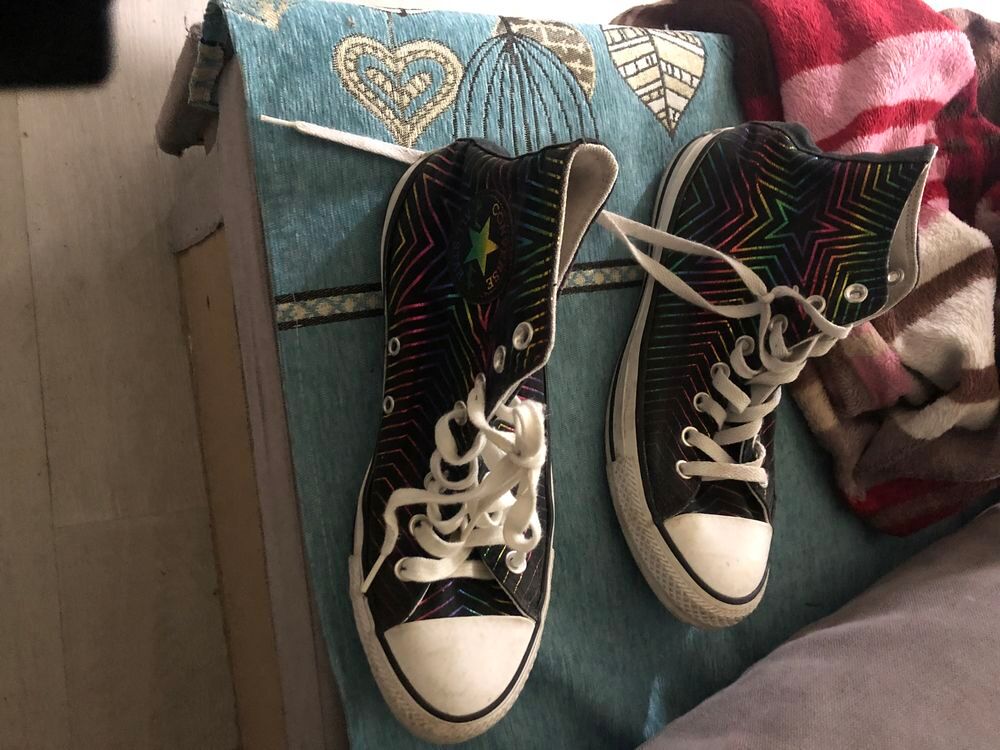 Converse femme taille 39. Tr&egrave;s bon &eacute;tat. Chaussures