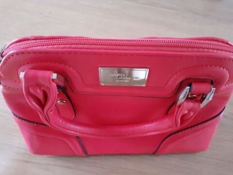 sac � main 18 Bezons (95)