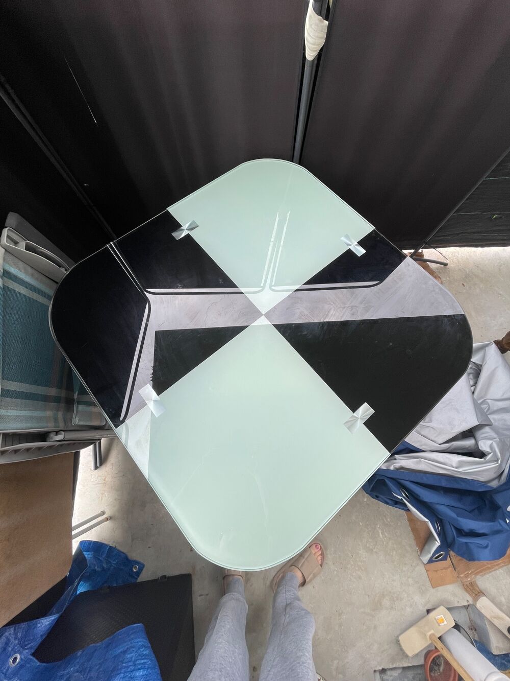 Table en verre bicolore ( vert pale et noir) Meubles