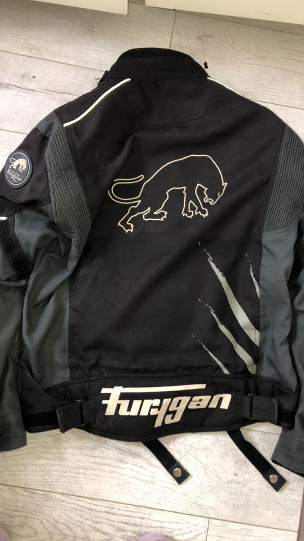 Il me serve &agrave; rien et ses mixe le blouson Vêtements