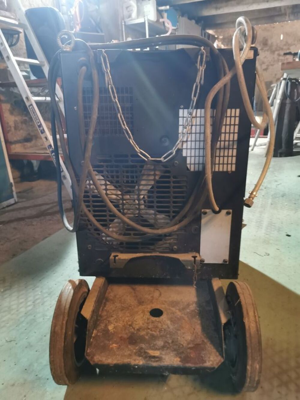 POSTE A SOUDER MIG/MAG MEGATRONIC 445 REFFROIDI EAU
Bricolage