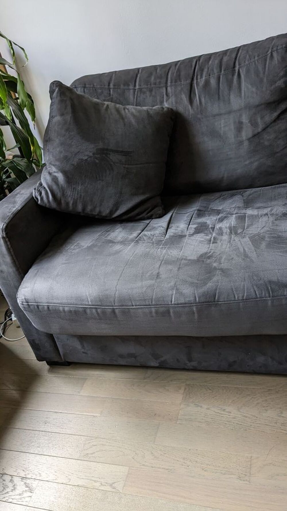Canap&eacute; lit tr&egrave;s confortable - Prix n&eacute;gociable Meubles