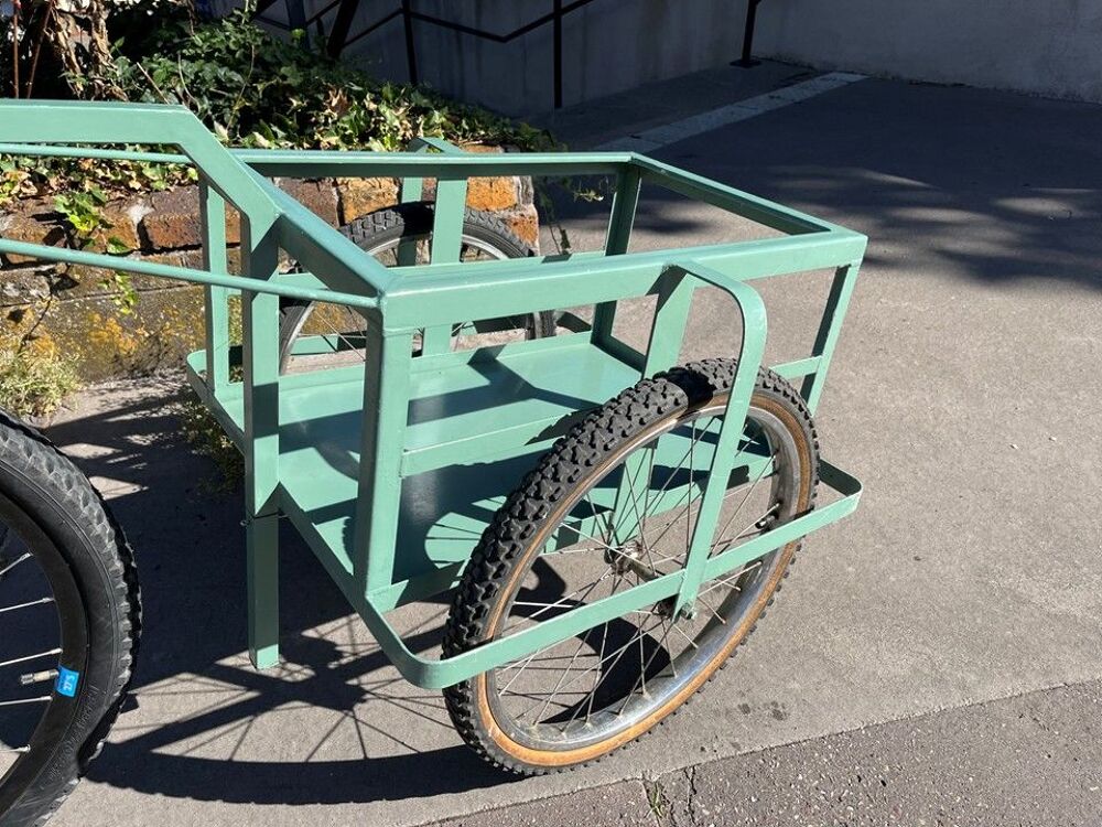 Remorque v&eacute;lo, ou &agrave; mains, en tr&egrave;s bon &eacute;tat. Bricolage