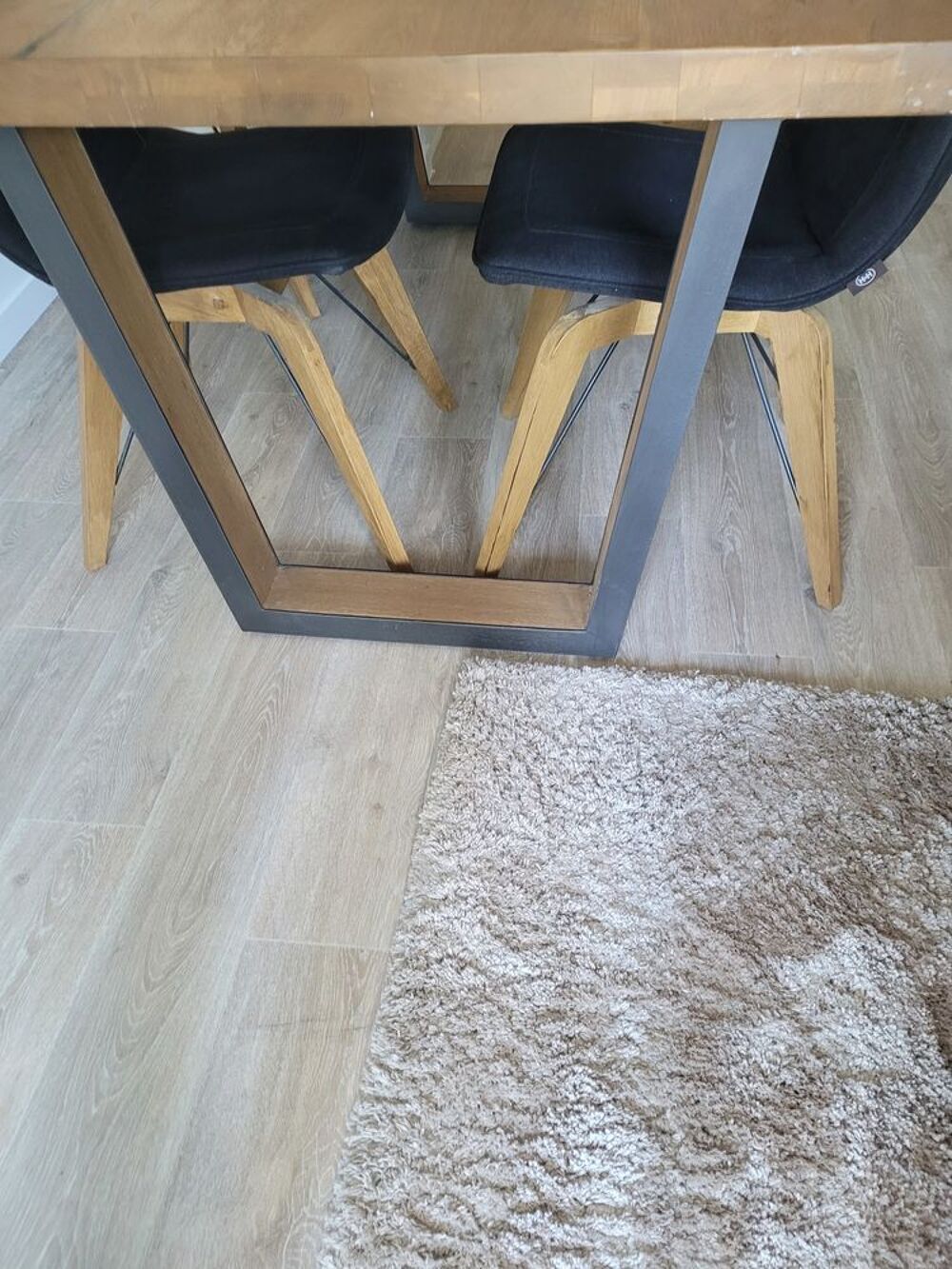 Table bois + 4 chaises Meubles