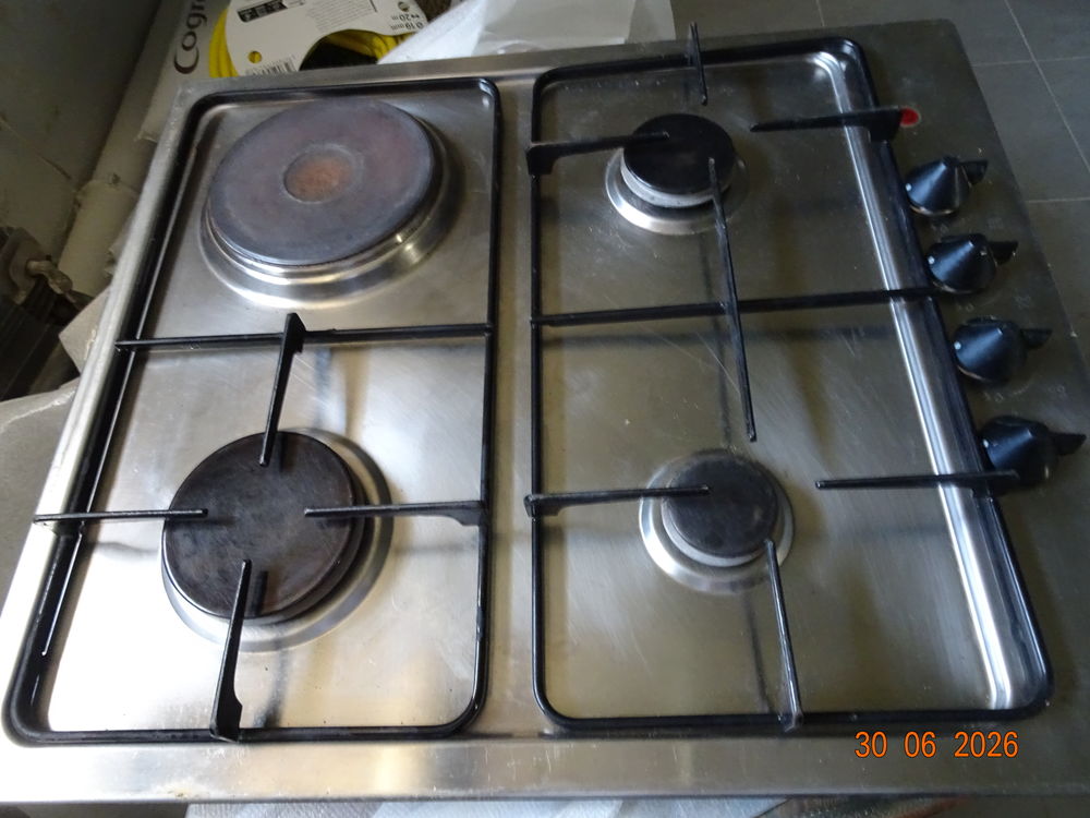 plaque de cuisson 3 feux gaz, une plaque &eacute;lectrique Electroménager