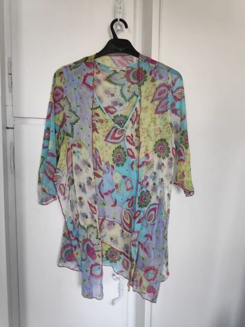 Joli haut avec boléro fleuri 4.5 Courtisols (51)