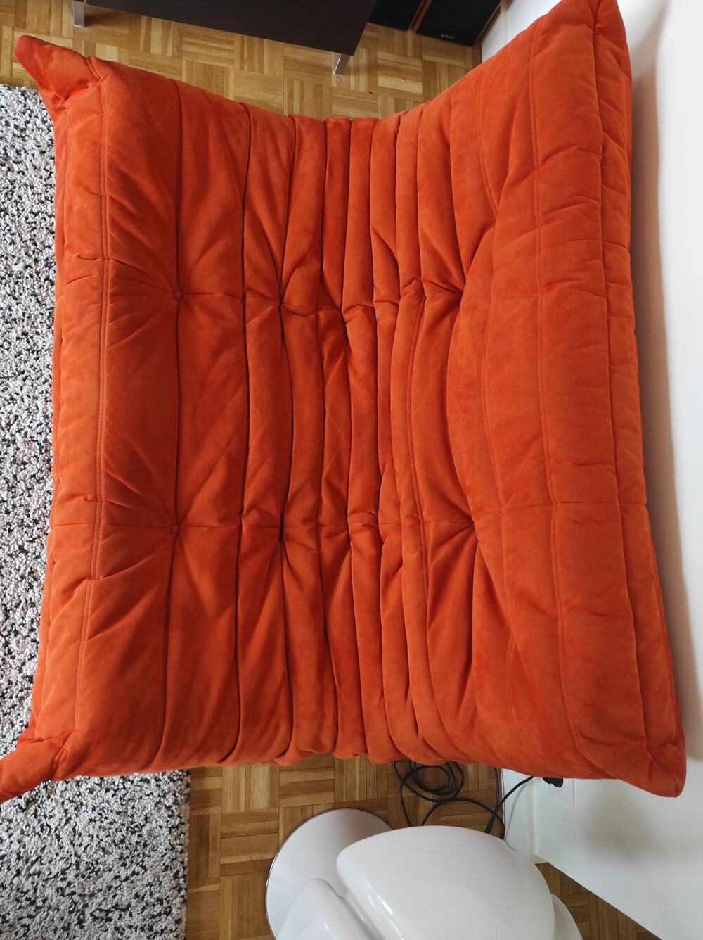 Canap&eacute; Togo alcantara orange Meubles