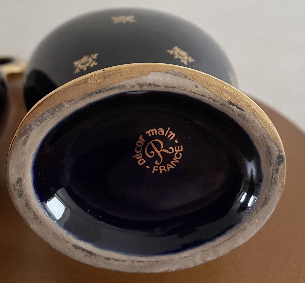 Lot de 2 carafes Aigui&egrave;res en porcelaine Bleu nuit et or, sc Décoration