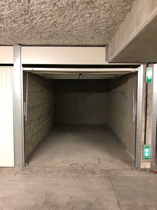  Parking / Garage  louer 12 m