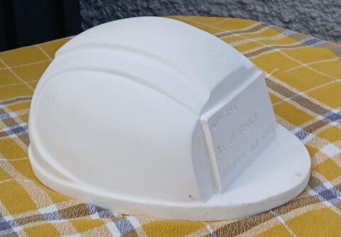 Objet D�coratif : Casque R�alis� en Pl�tre Long 20,5 cm 6 La Fert�-Alais (91)