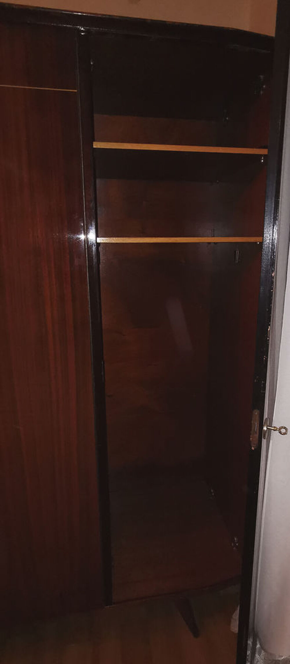 Chambre compl&egrave;te en merisier sommier Swiss Som Meubles