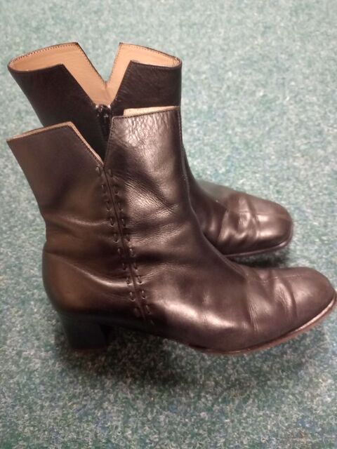 Bottines tout cuir noir pointure 40  12 Soucy (89)