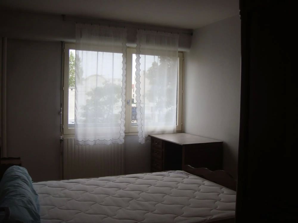 Location Appartement T3 meublé LYON 8-77 rue Bataille , idéal 2/3 étudiants Lyon 8