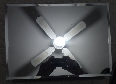 Miroir biseauté avec ses angles en plastique et ses supports 10 Castries (34)