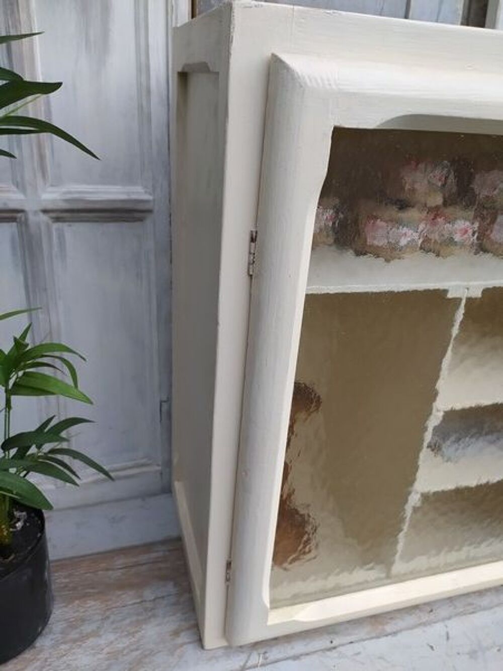 Grande Armoire Vitrine Murale Vintage
Meubles