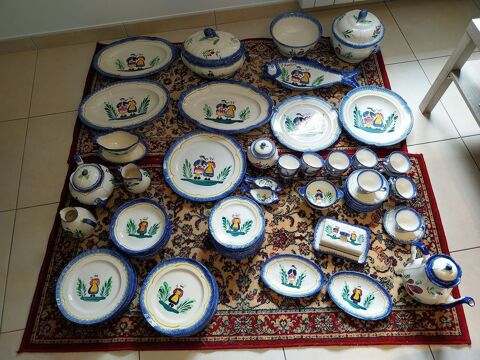  tr�s bel ensemble de vaisselle artisanale d�cor�e � la main 250 Baud (56)