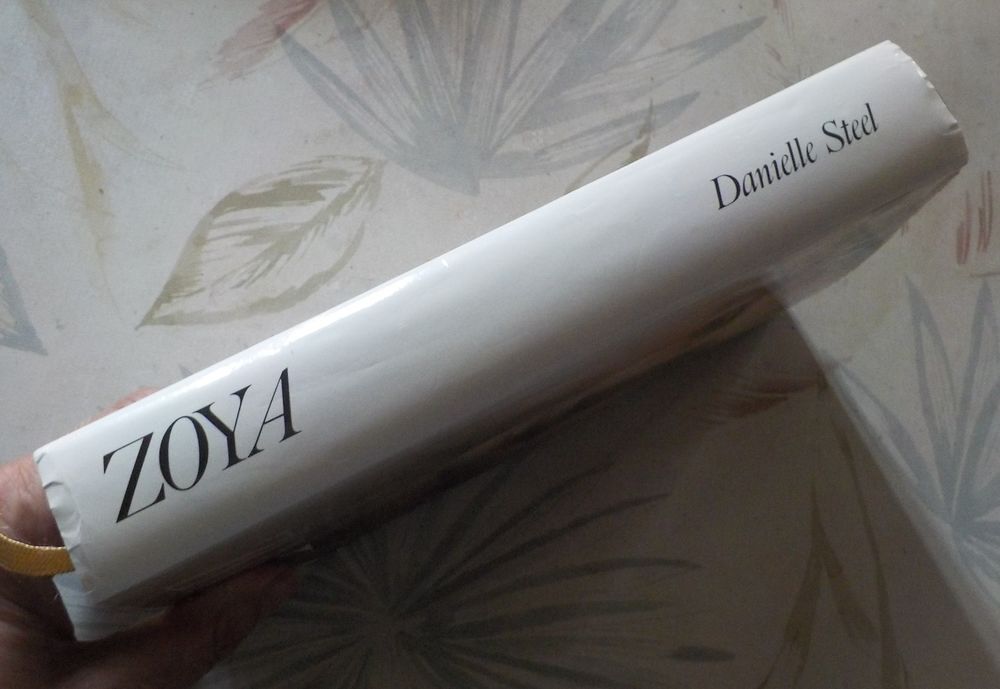 ZOYA de Danielle STEEL Ed. France Loisirs Livres et BD