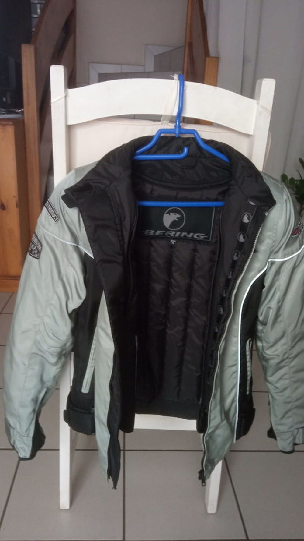 blouson de moto
Vêtements